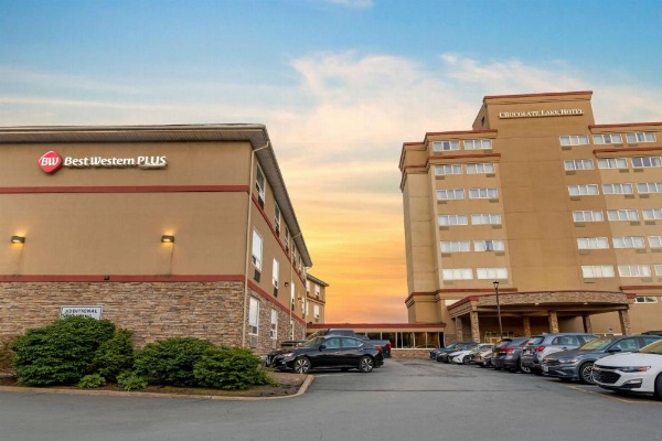 Best Western Plus Chocolate Lake Hotel image 15