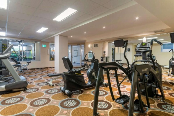 Best Western Plus Chocolate Lake Hotel image 25